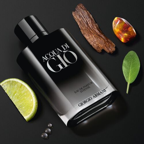ADGH EDP Intense & Ingredients Giorgio Armani Acqua Di Gio Eau de Parfum Intense bottle with bergamot, ambery accord, and clary sage. A dark composition.