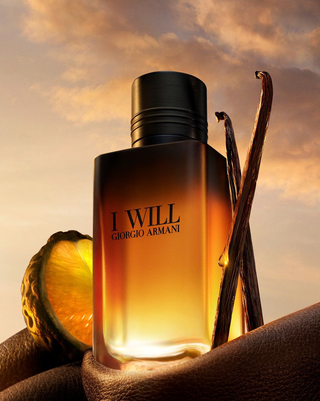 A hyper-lasting fragrance, contrasting the smoky, addictive sensuality of vanilla Madagascar absolute with woody leather notes.