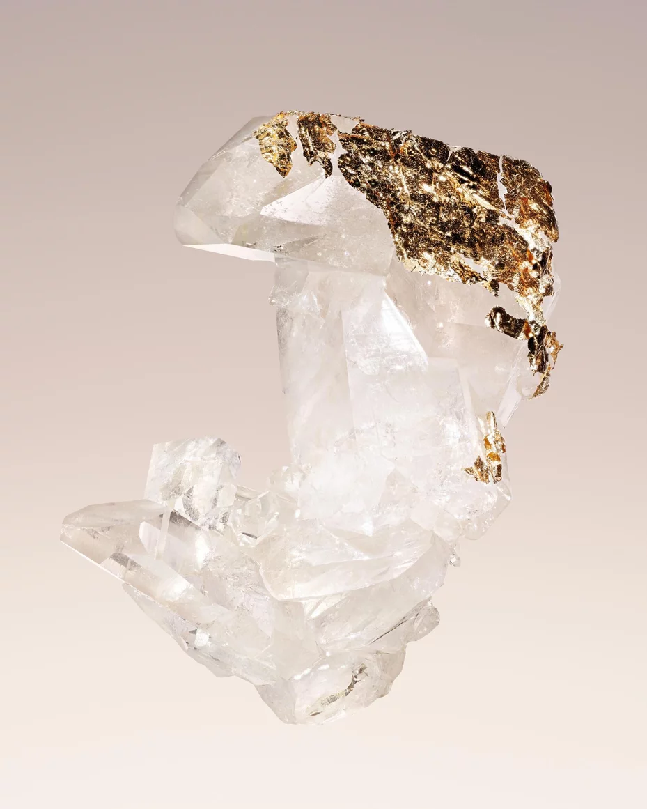 Armani/Prive Blanc Kogane: crystalline white musk, representing the scent’s pure and luxurious character