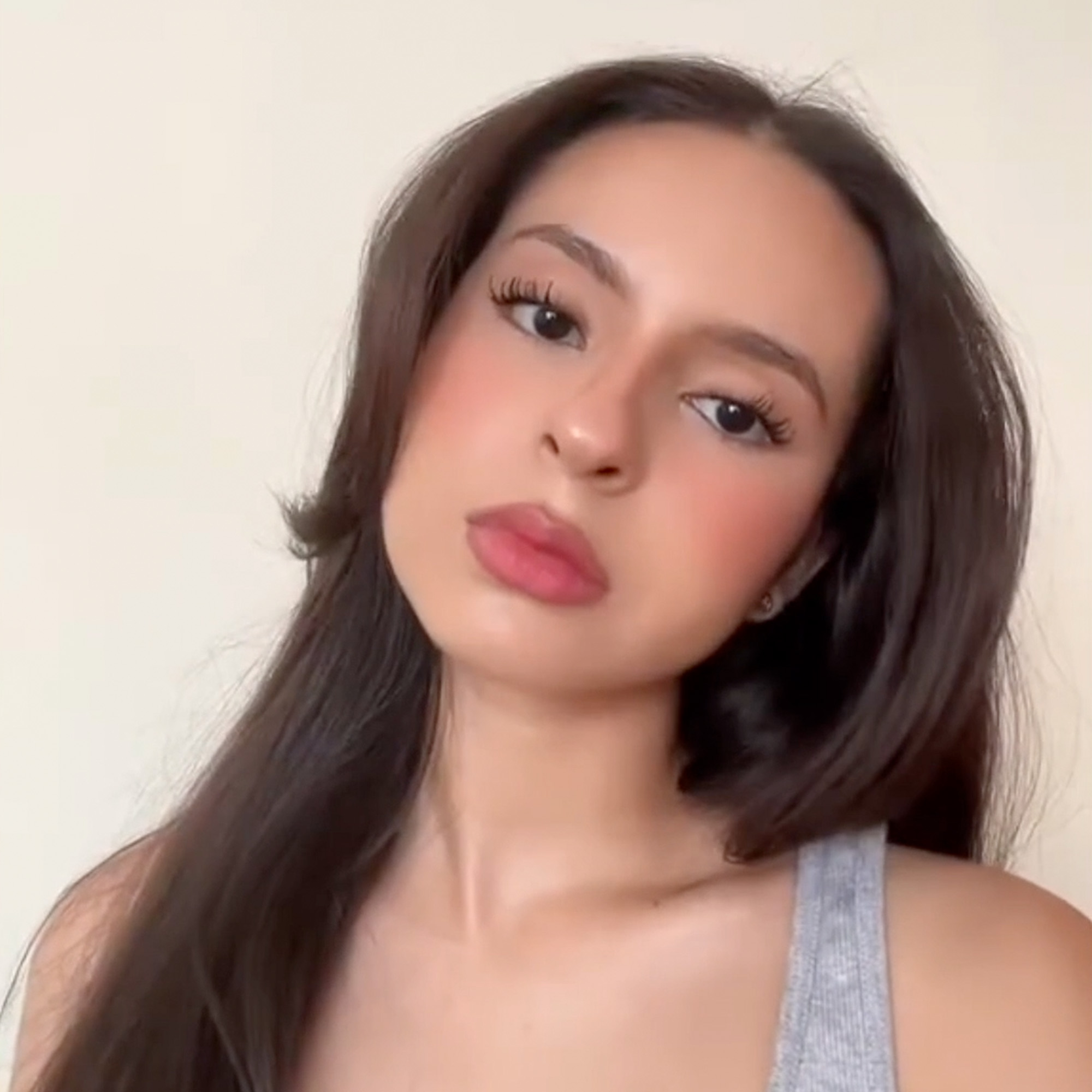 Strawberry makeup online